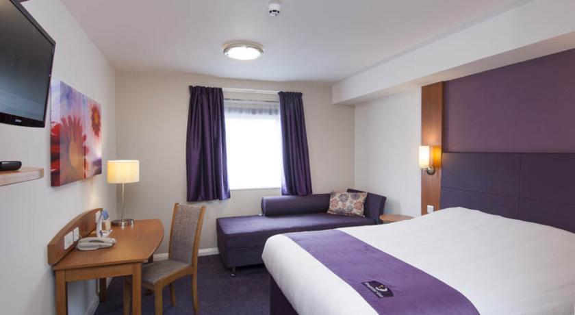Premier Inn Basingstoke West Bilik gambar