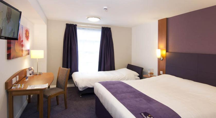 Premier Inn Basingstoke West Bilik gambar