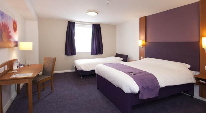 Premier Inn Basingstoke West Bilik gambar