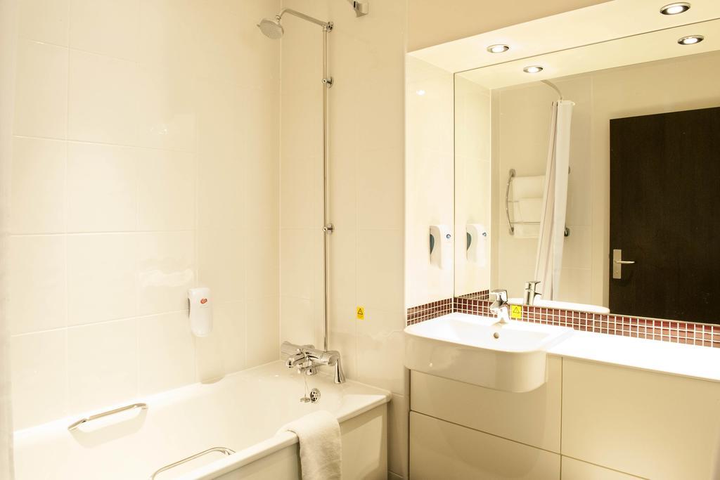 Premier Inn Basingstoke West Luaran gambar