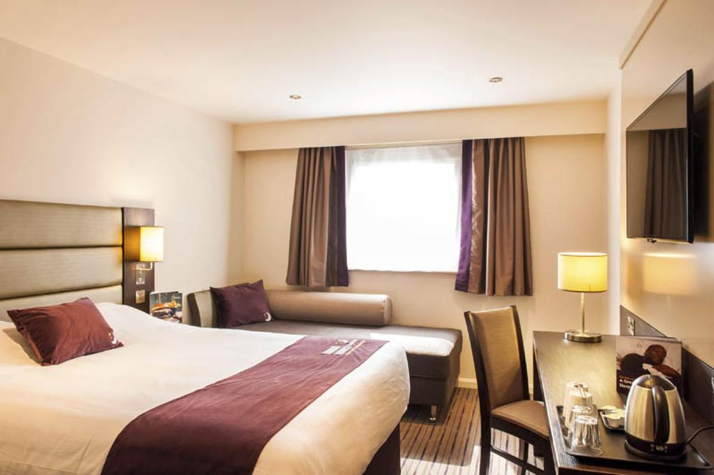 Premier Inn Basingstoke West Luaran gambar