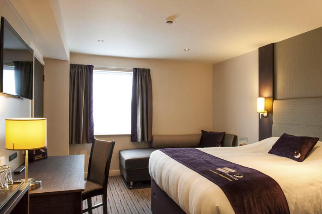 Premier Inn Basingstoke West Luaran gambar